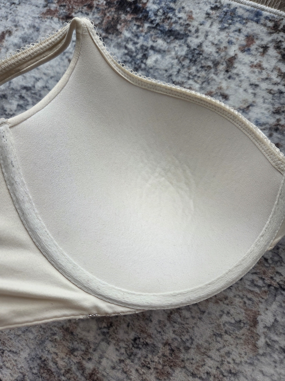 Victoria's Secret Cream Lace-Trim Bra - Picture 5 of 13